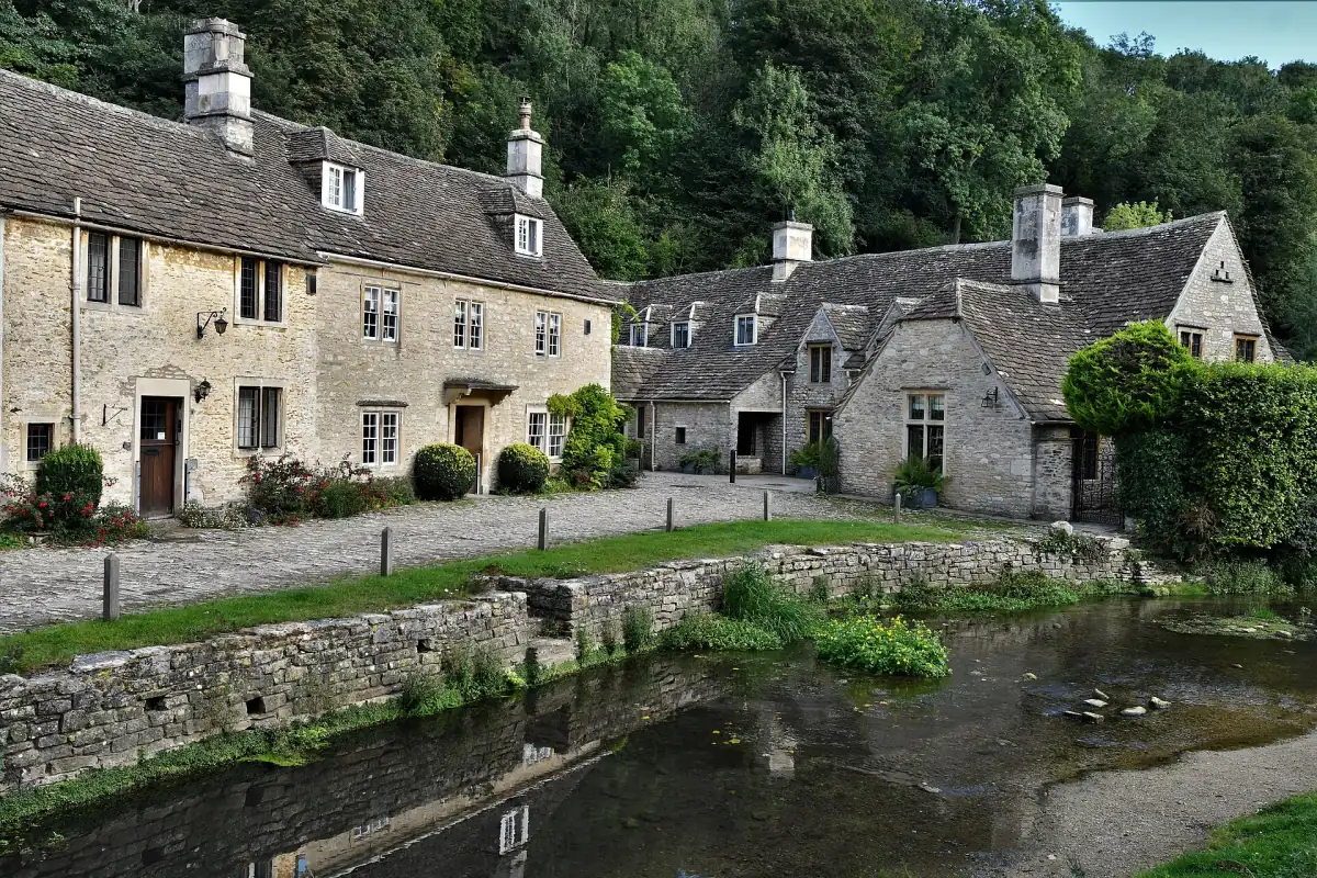 Cottages by the stream in Castle Combe